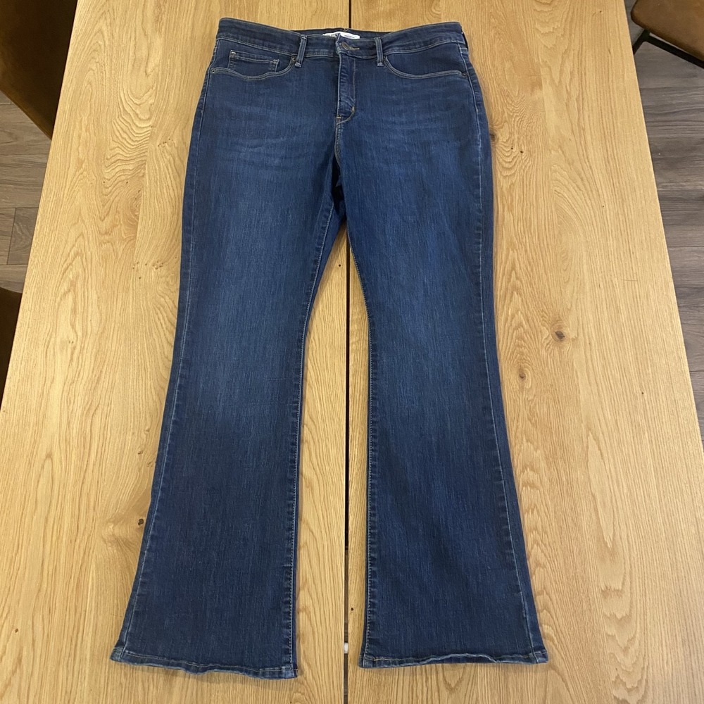 Signature by Levi Strauss Women's Jeans 16M (Fits 33/30) Totally Shaping Bootcut